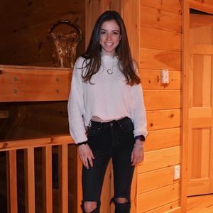 Meet your Posher, Claire